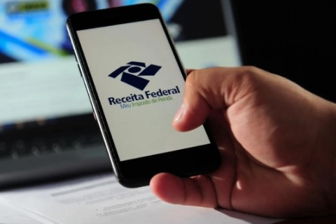 Falsos avisos de pendências no IR são usados para enganar contribuintes, alerta Receita Federal