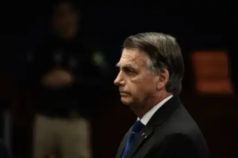 Moraes autoriza Bolsonaro a fazer exames hospitalares após queda da cama